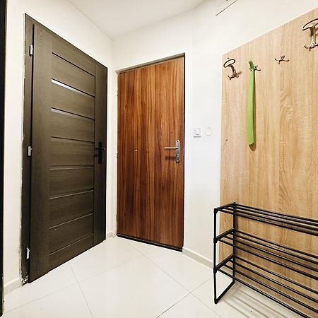 Crimson Charm Apartment Praha Bagian luar foto