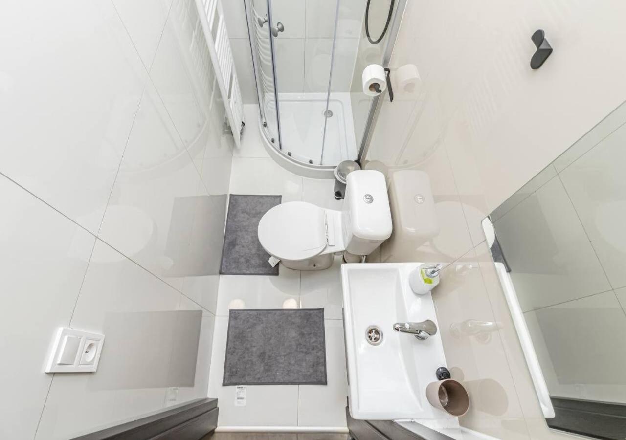Crimson Charm Apartment Praha Bagian luar foto