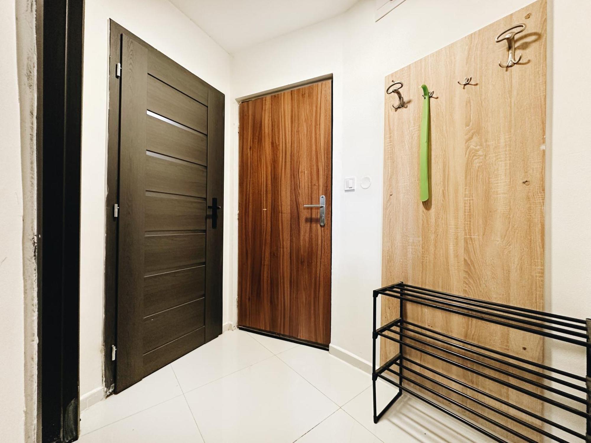 Crimson Charm Apartment Praha Bagian luar foto