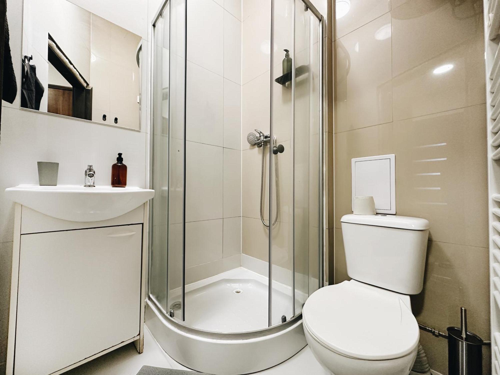 Crimson Charm Apartment Praha Bagian luar foto